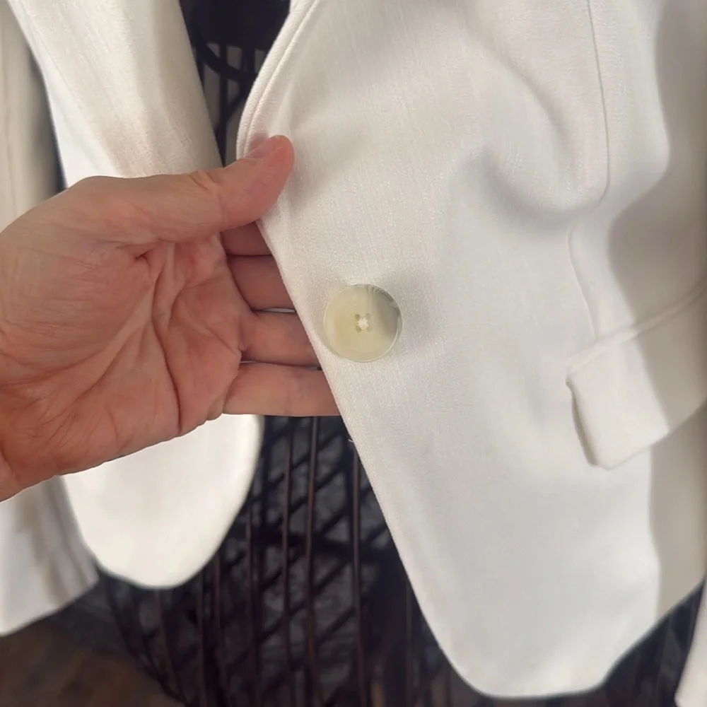 Express well made blazer classy white. like new. size 2 - Picture 4 of 10